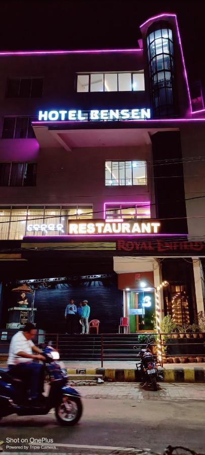 Bensen Hotel 普里 外观 照片