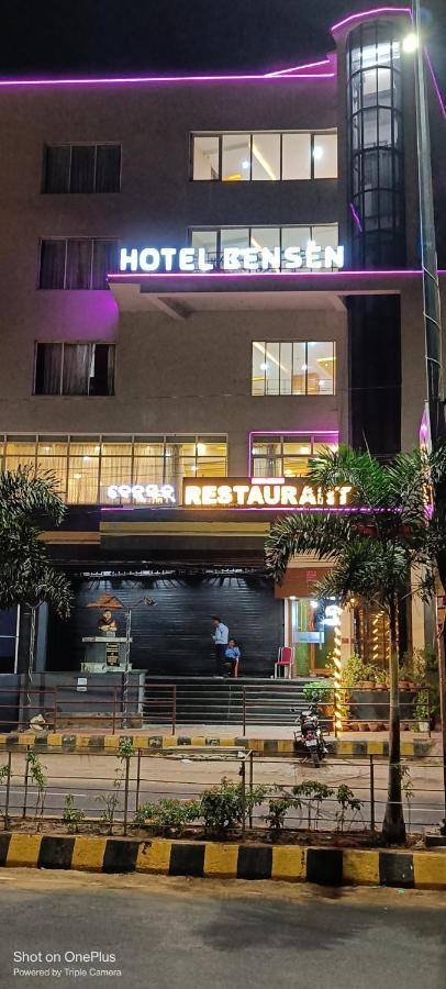 Bensen Hotel 普里 外观 照片